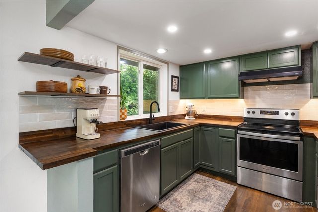 1903 NW Russell Street, Poulsbo, WA 98370