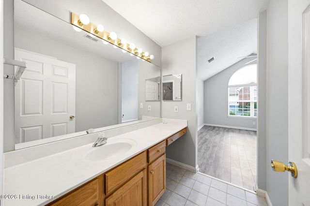 12106 Buck Horn Pl, Jeffersontown, KY 40299