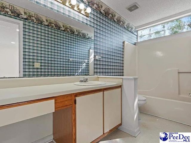 701 Coventry Ln, Florence, SC 29501