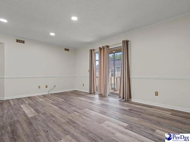 701 Coventry Ln, Florence, SC 29501
