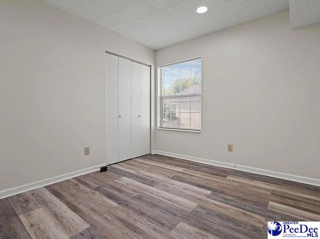 701 Coventry Ln, Florence, SC 29501