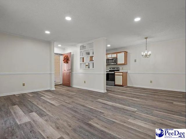 701 Coventry Ln, Florence, SC 29501
