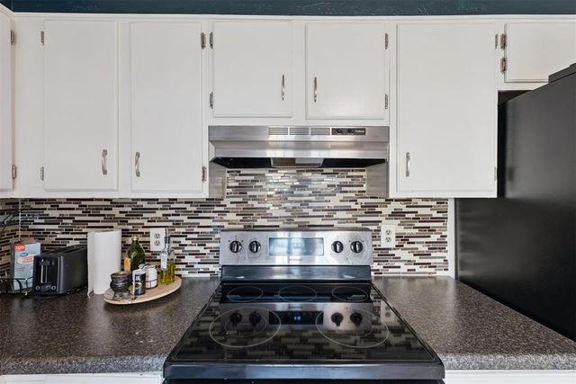 9605 Hefner Village Boulevard, Oklahoma City, OK 73162