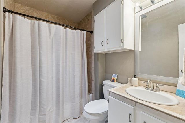 9605 Hefner Village Boulevard, Oklahoma City, OK 73162