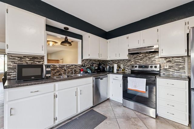 9605 Hefner Village Boulevard, Oklahoma City, OK 73162