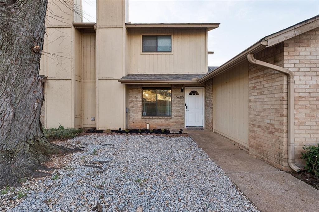 9605 Hefner Village Boulevard, Oklahoma City, OK 73162