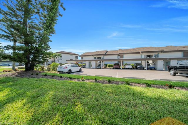 5790 Trailwinds DR 111, Fort Myers, FL 33907