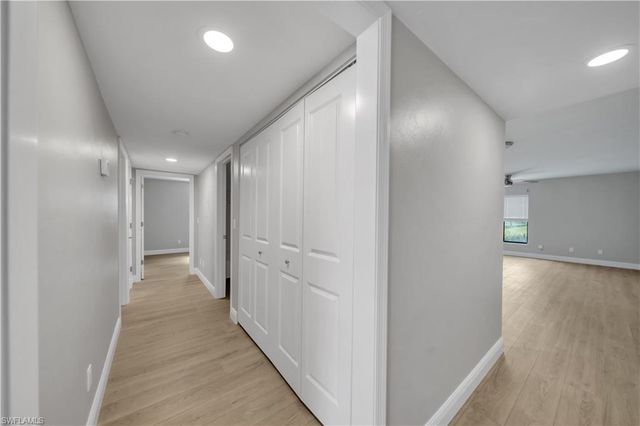 5790 Trailwinds DR 111, Fort Myers, FL 33907