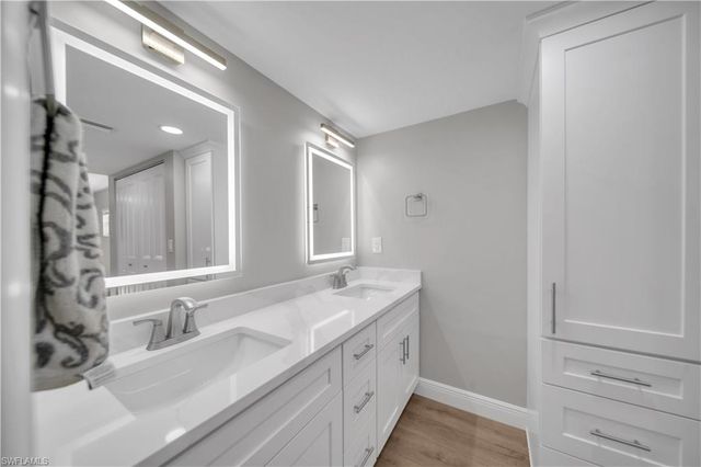 5790 Trailwinds DR 111, Fort Myers, FL 33907