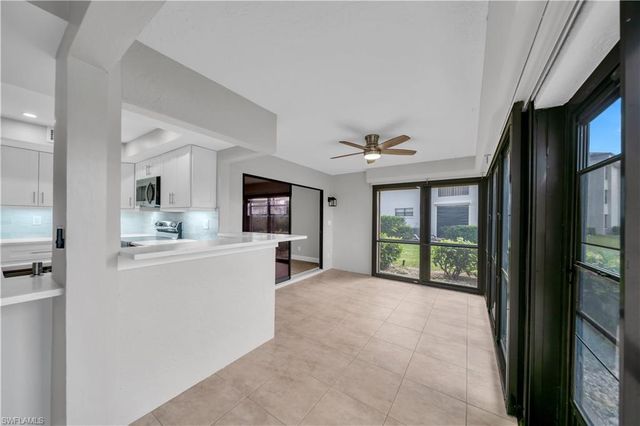 5790 Trailwinds DR 111, Fort Myers, FL 33907