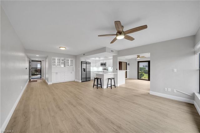 5790 Trailwinds DR 111, Fort Myers, FL 33907