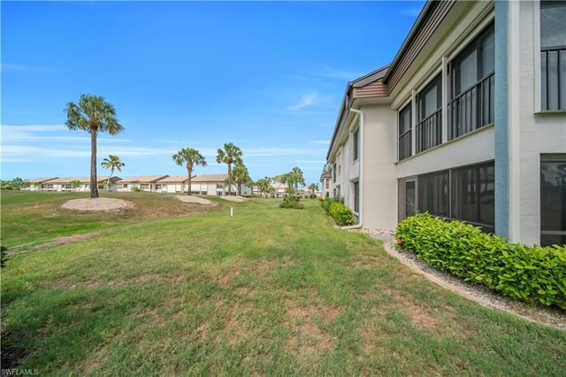 5790 Trailwinds DR 111, Fort Myers, FL 33907