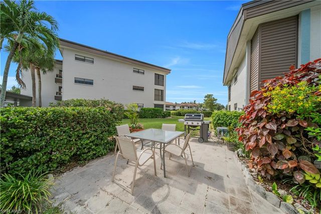5790 Trailwinds DR 111, Fort Myers, FL 33907