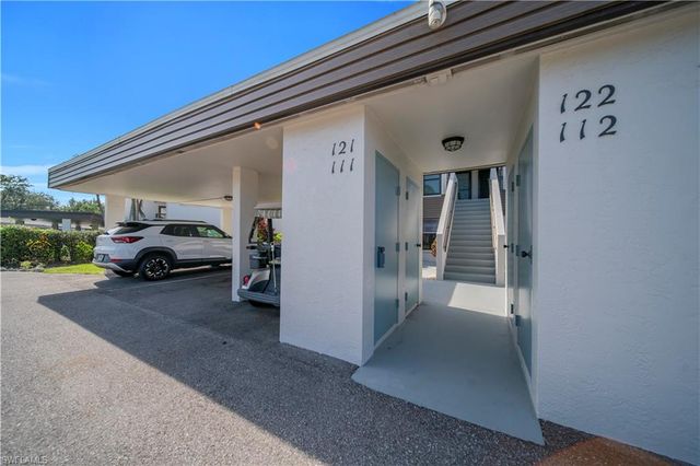 5790 Trailwinds DR 111, Fort Myers, FL 33907