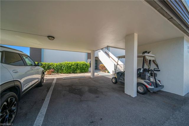 5790 Trailwinds DR 111, Fort Myers, FL 33907