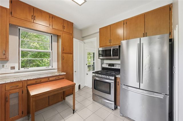 235 Oakview Ave, Edgewood, PA 15218