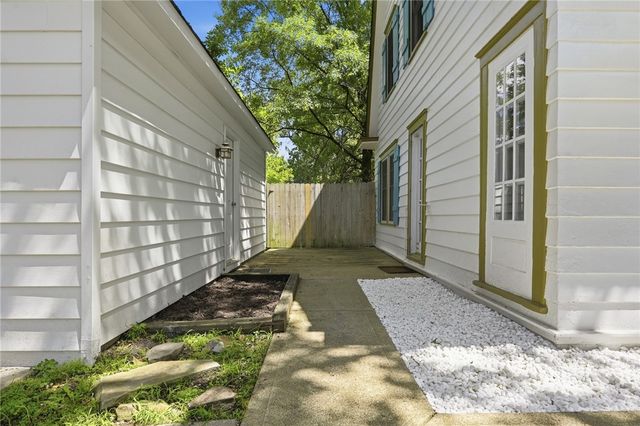 235 Oakview Ave, Edgewood, PA 15218