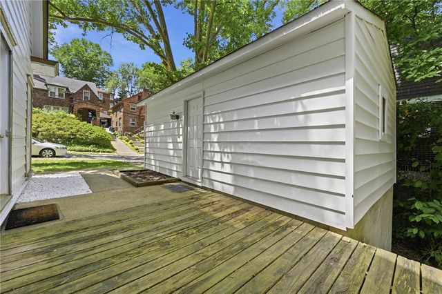235 Oakview Ave, Edgewood, PA 15218