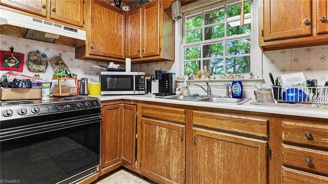 3721 Libertys Run Drive, Sophia, NC 27350