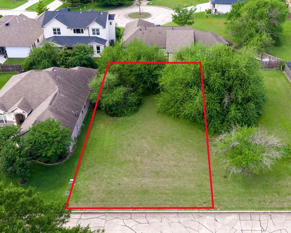 29 Bermuda Circle, Montgomery, TX 77356