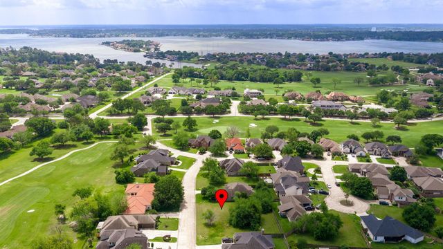 29 Bermuda Circle, Montgomery, TX 77356