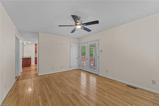 10 Kathy DR, Poquoson, VA 23662
