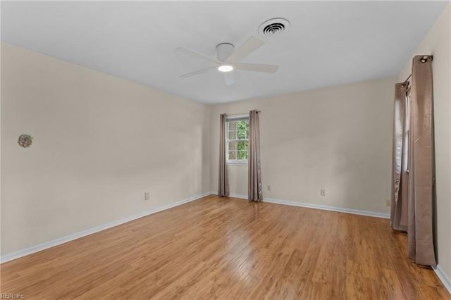 10 Kathy DR, Poquoson, VA 23662