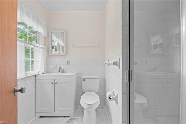 10 Kathy DR, Poquoson, VA 23662