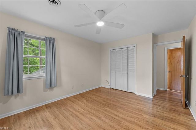 10 Kathy DR, Poquoson, VA 23662