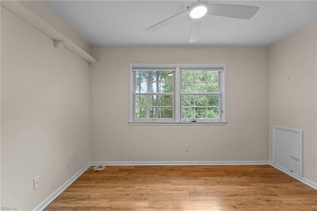 10 Kathy DR, Poquoson, VA 23662
