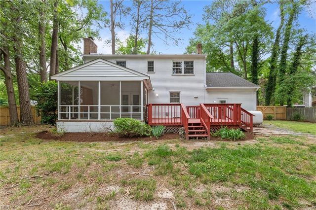 10 Kathy DR, Poquoson, VA 23662