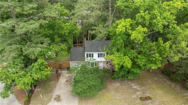 10 Kathy DR, Poquoson, VA 23662