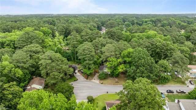 10 Kathy DR, Poquoson, VA 23662