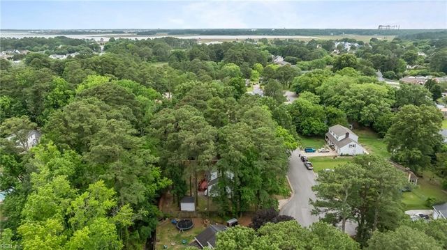 10 Kathy DR, Poquoson, VA 23662