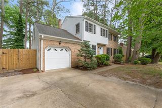 10 Kathy DR, Poquoson, VA 23662