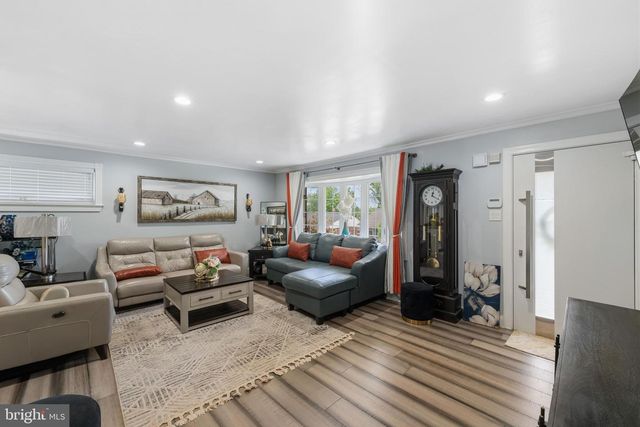 401 MAPLE AVE, Philadelphia, PA 19116