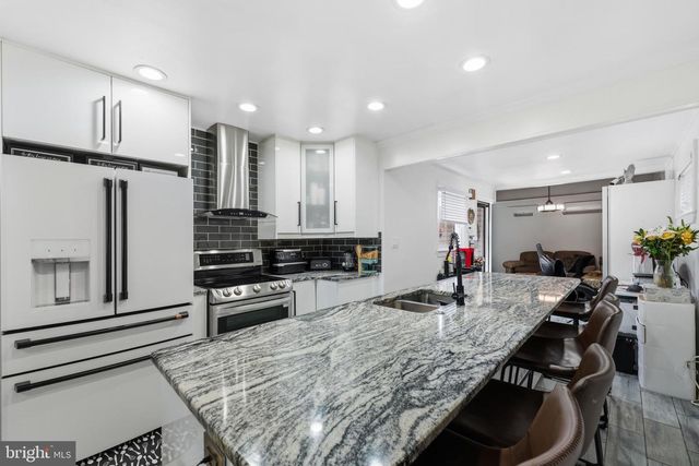 401 MAPLE AVE, Philadelphia, PA 19116