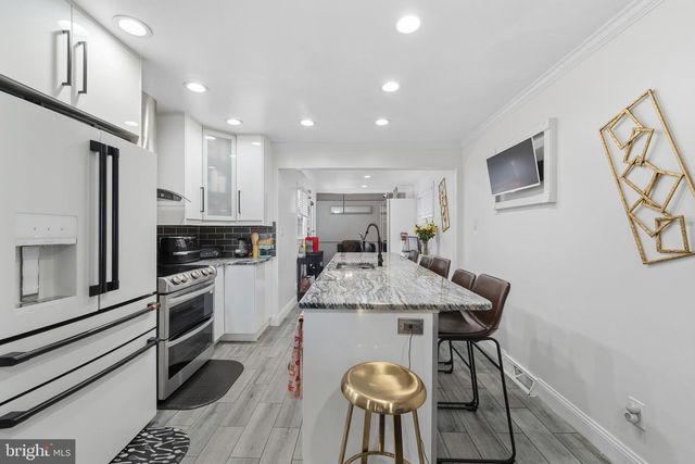 401 MAPLE AVE, Philadelphia, PA 19116