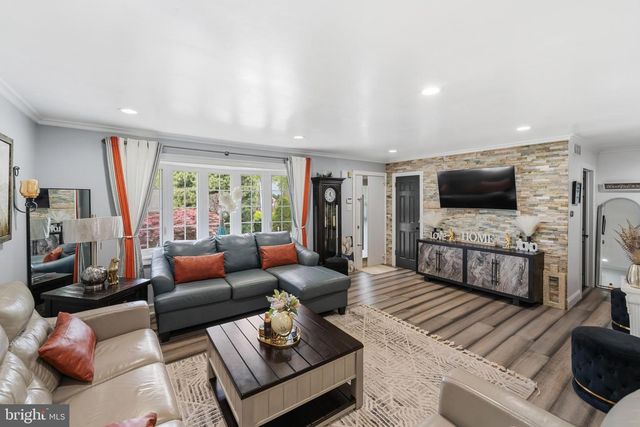 401 MAPLE AVE, Philadelphia, PA 19116