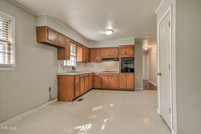 816 Burwind Court, Kingsport, TN 37660