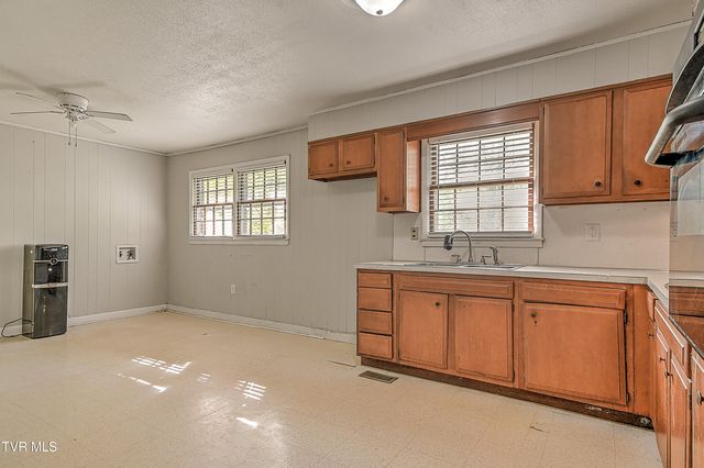 816 Burwind Court, Kingsport, TN 37660