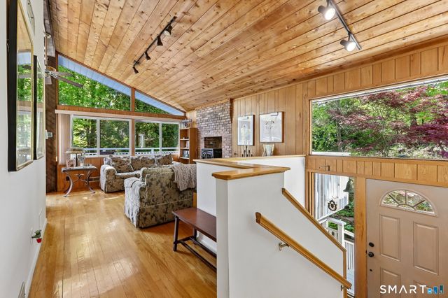 4 Alan Road, Danbury, CT 06810