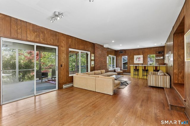 4 Alan Road, Danbury, CT 06810