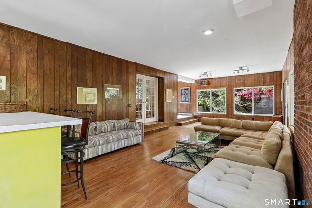 4 Alan Road, Danbury, CT 06810