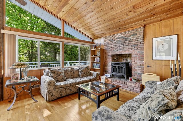 4 Alan Road, Danbury, CT 06810
