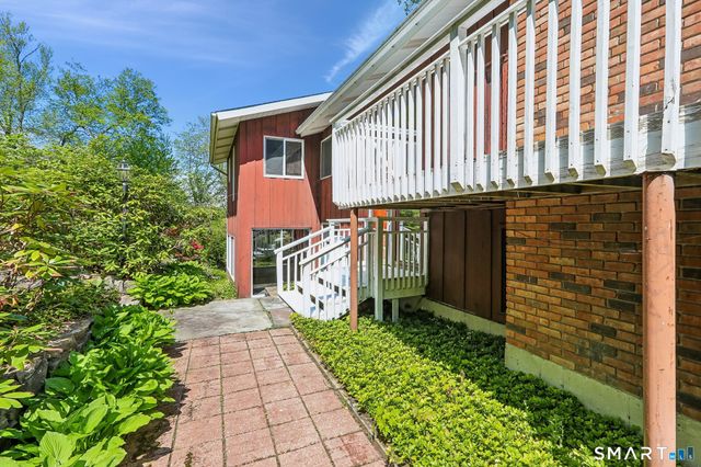 4 Alan Road, Danbury, CT 06810