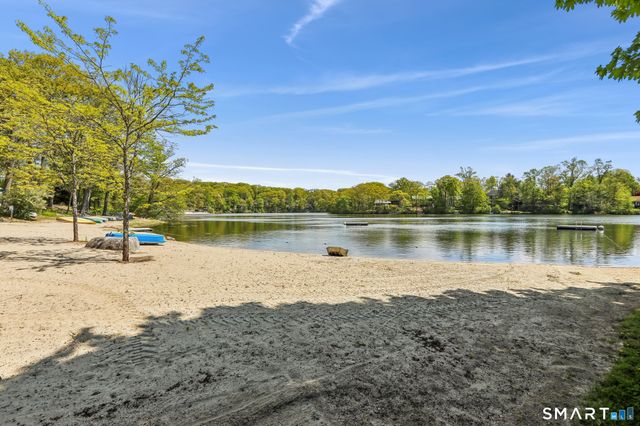 4 Alan Road, Danbury, CT 06810