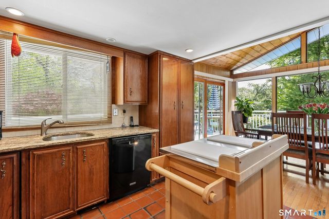 4 Alan Road, Danbury, CT 06810