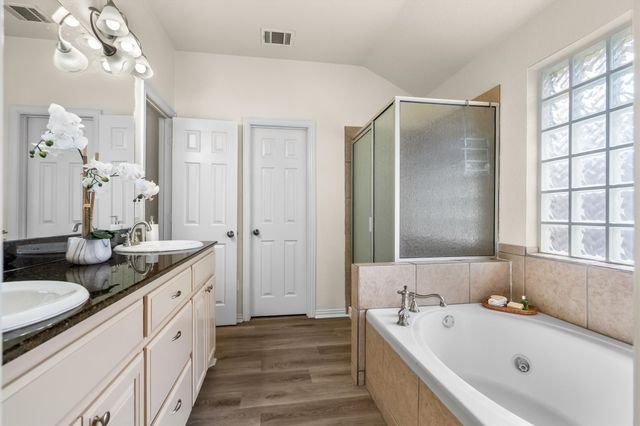 4324 Stone Hollow Way, Fort Worth, TX 76040