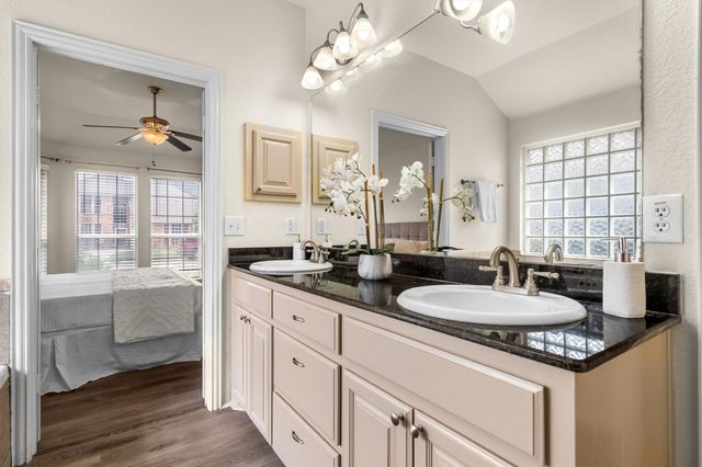 4324 Stone Hollow Way, Fort Worth, TX 76040